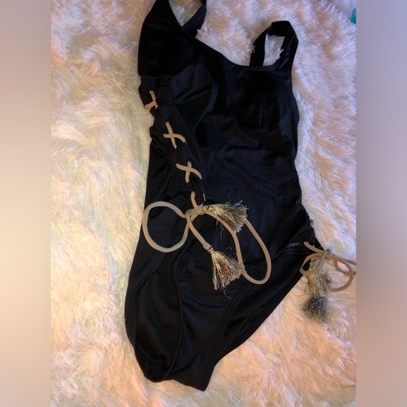 Vince Camuto Black and Gold Lace Up One Piece Swimsuit size 10 - Picture 4 of 14